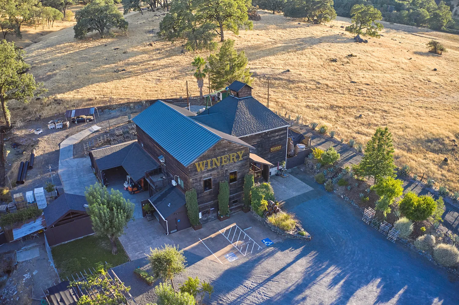 $2,495,000 | 14600 Highway 101, Hopland, CA 95449