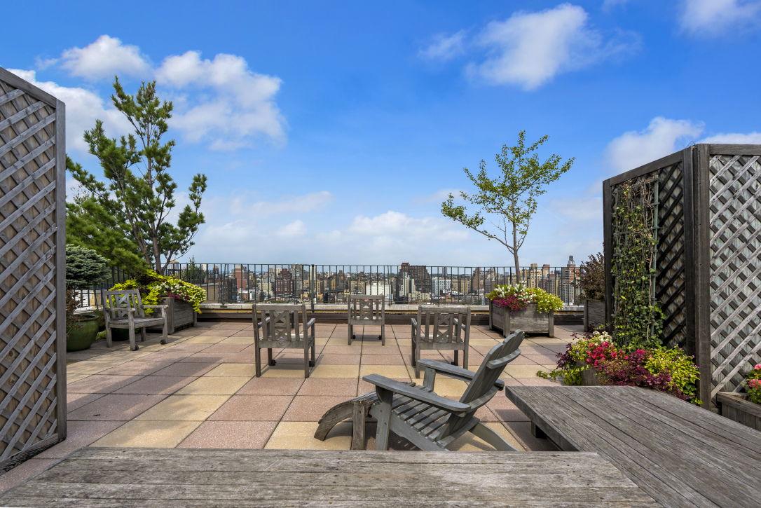 225 Central Park West, Unit 916 Manhattan, NY 10024 - Photo 8 of 13 a view of a terrace with sitting area