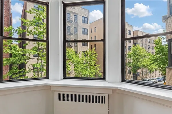 $650,000 | 736 West 186th Street, Unit 3E | Hudson Heights