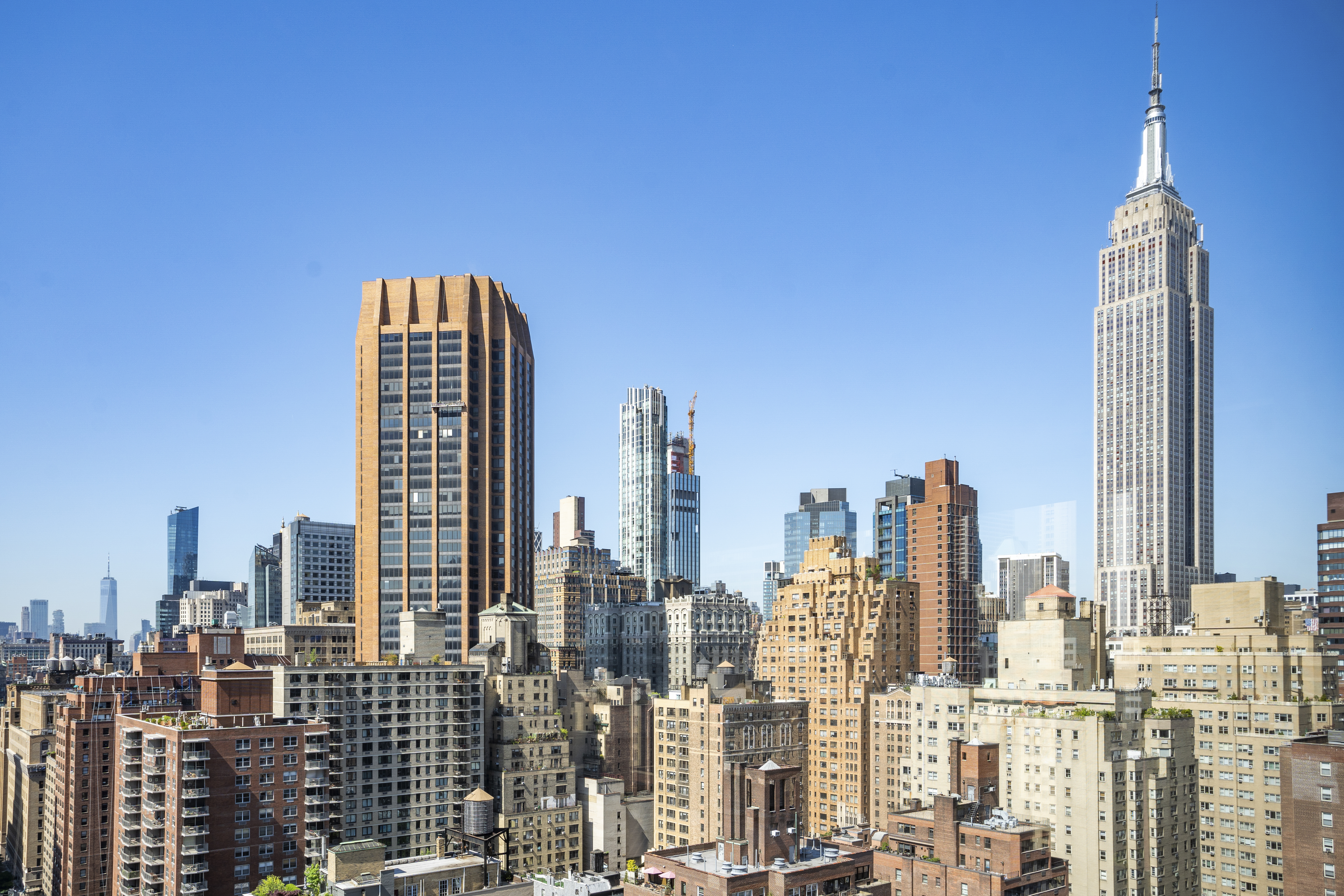137 East 36th Street, Unit 21F Manhattan, NY 10016 - Photo 4 of 18 a view of city with tall buildings