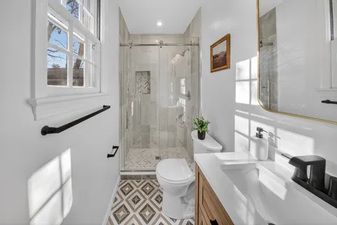 $1,350,000 | 6813 Winterberry Lane, Bethesda, MD 20817