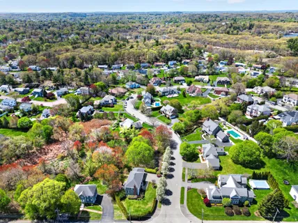 $1,265,000 | 2 Heritage Lane, Saugus, MA 01906