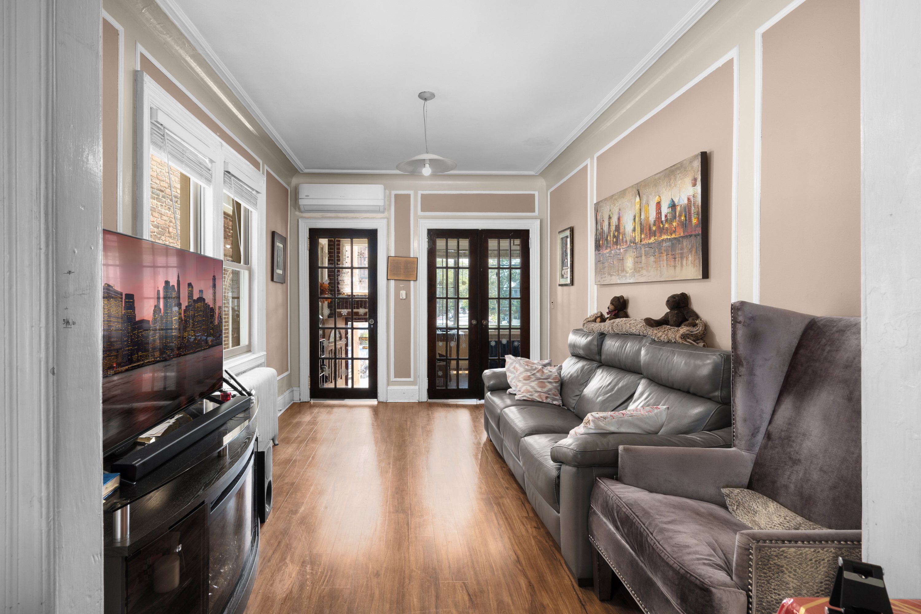 2947 Middletown Road Bronx, NY 10461 - Photo 4 of 14 Gallery Image 4