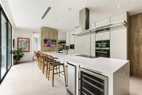 $6,685,000 | 445 Ridgewood Road, Key Biscayne, FL 33149