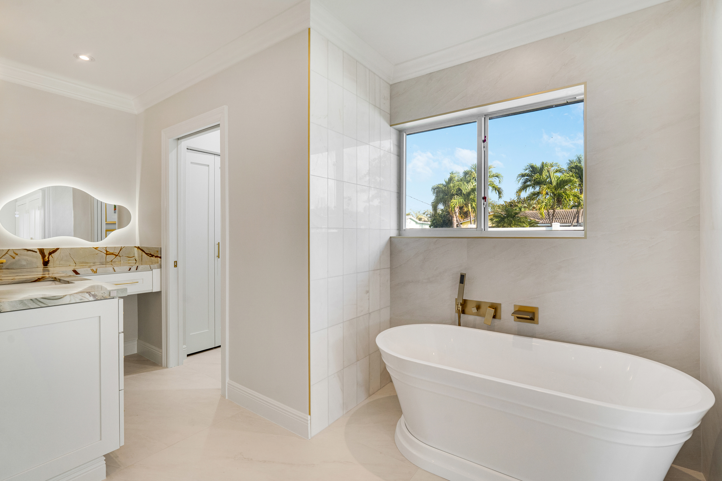 4460 Northeast 25th Avenue Lighthouse Point, FL 33064 - Photo 8 of 9