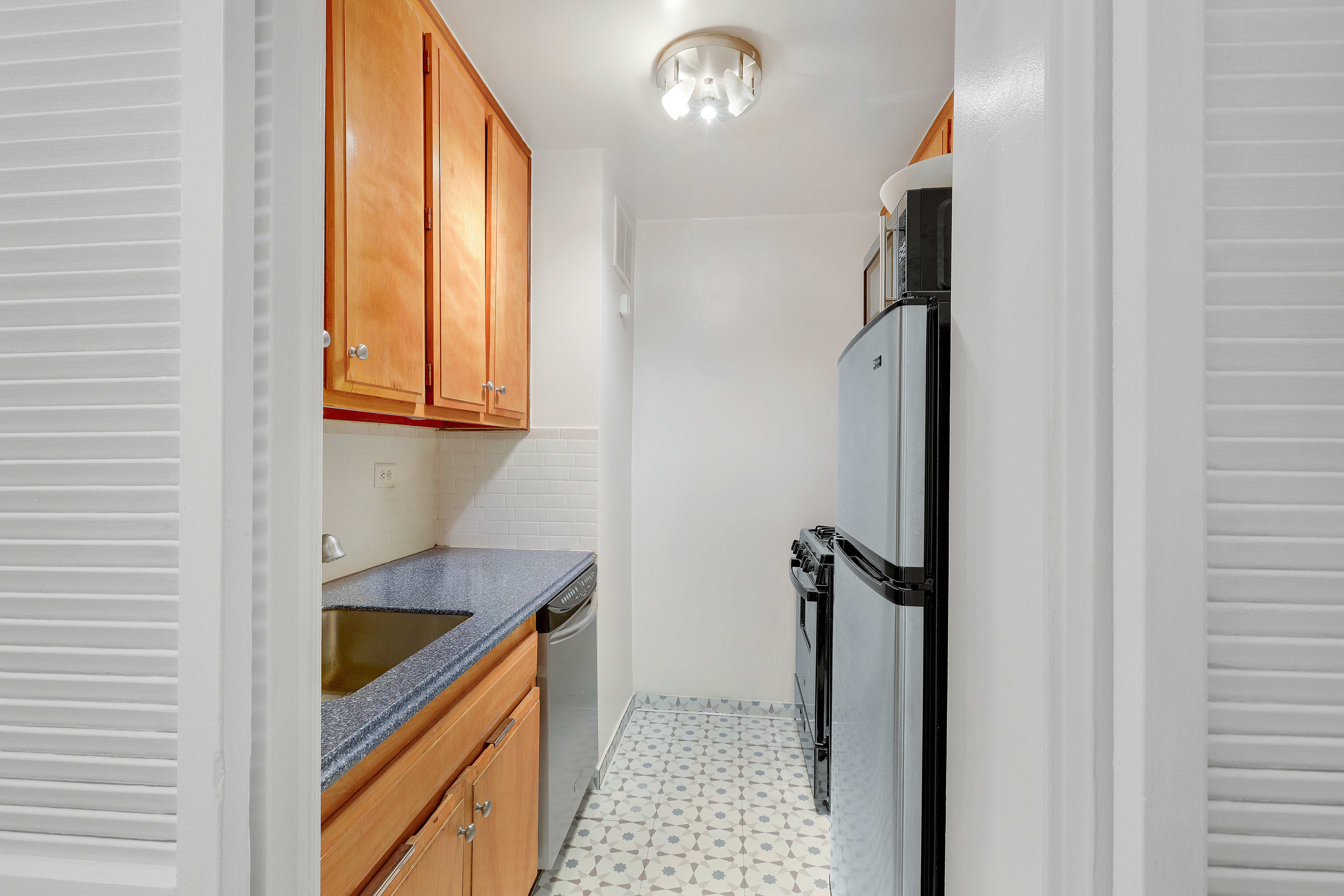 7 East 14th Street, Unit 1004 Manhattan, NY 10003 - Photo 7 of 8