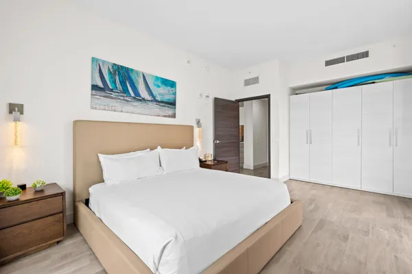 $549,000 | 777 North Ocean Drive, Unit N407, Hollywood, FL 33019