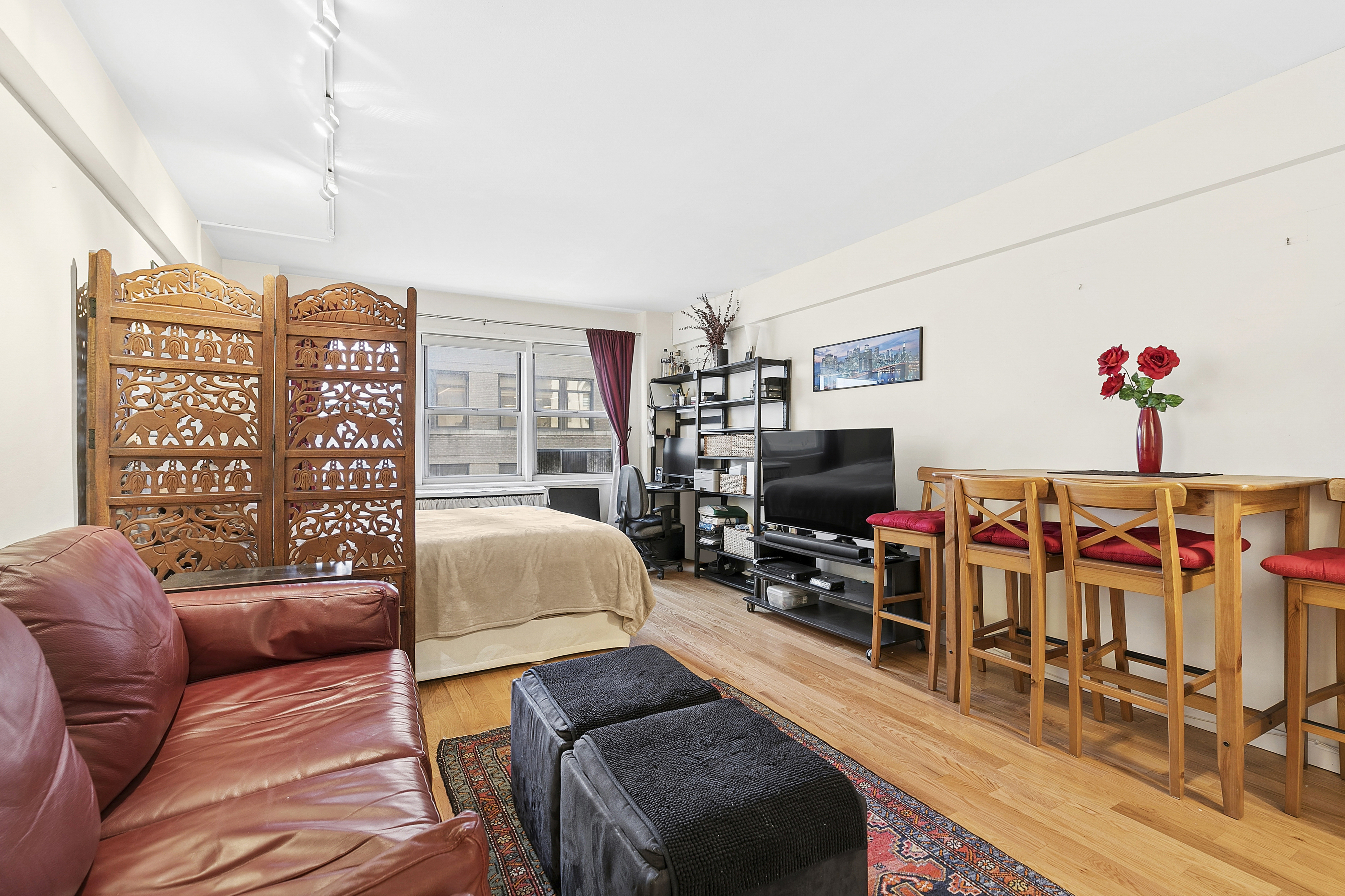 321 East 45th Street, Unit 9F Manhattan, NY 10017 - Photo 2 of 8