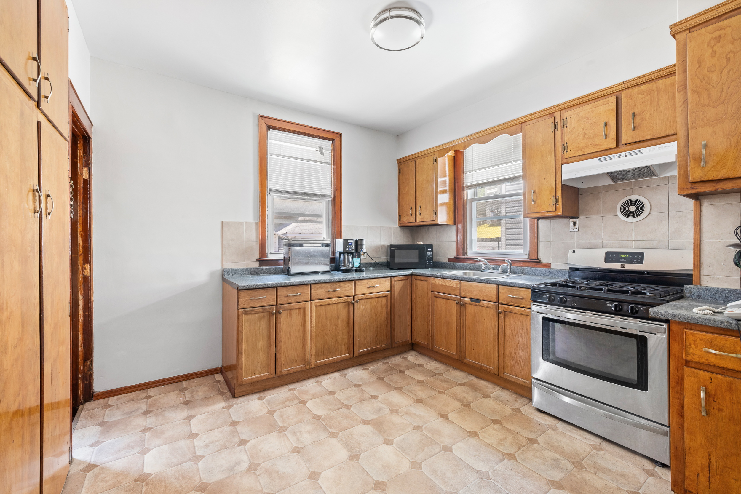 89-22 85th Street Queens, NY 11421 - Photo 7 of 18