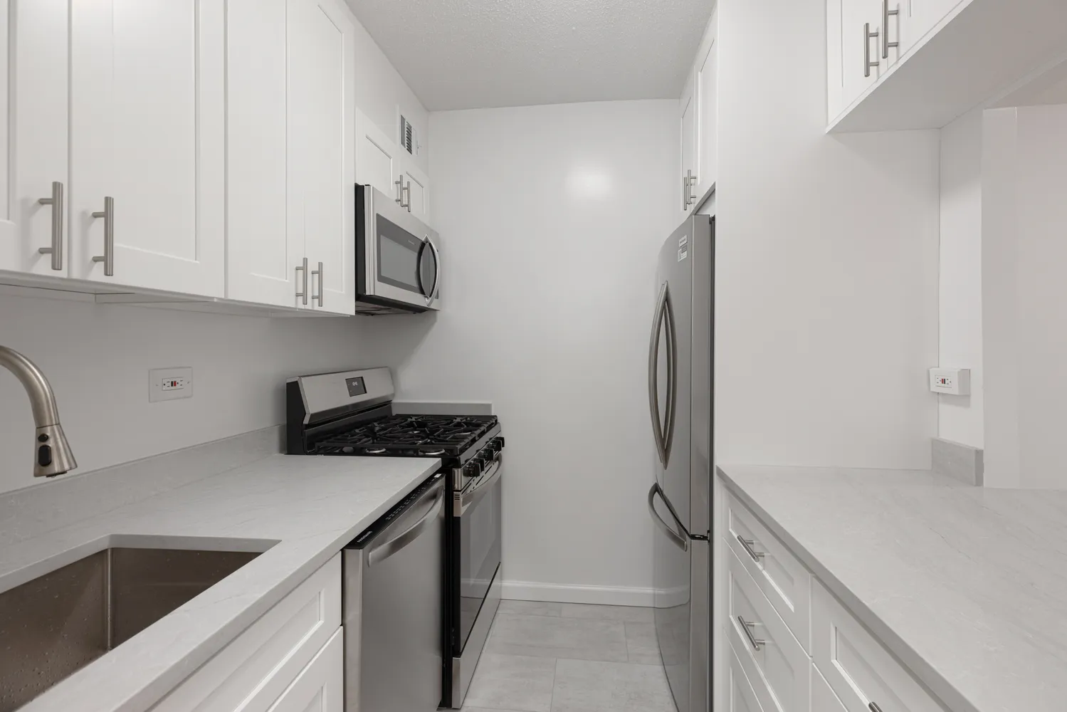 $6,000 | 20 West 64th Street, Unit 35T | Upper West Side