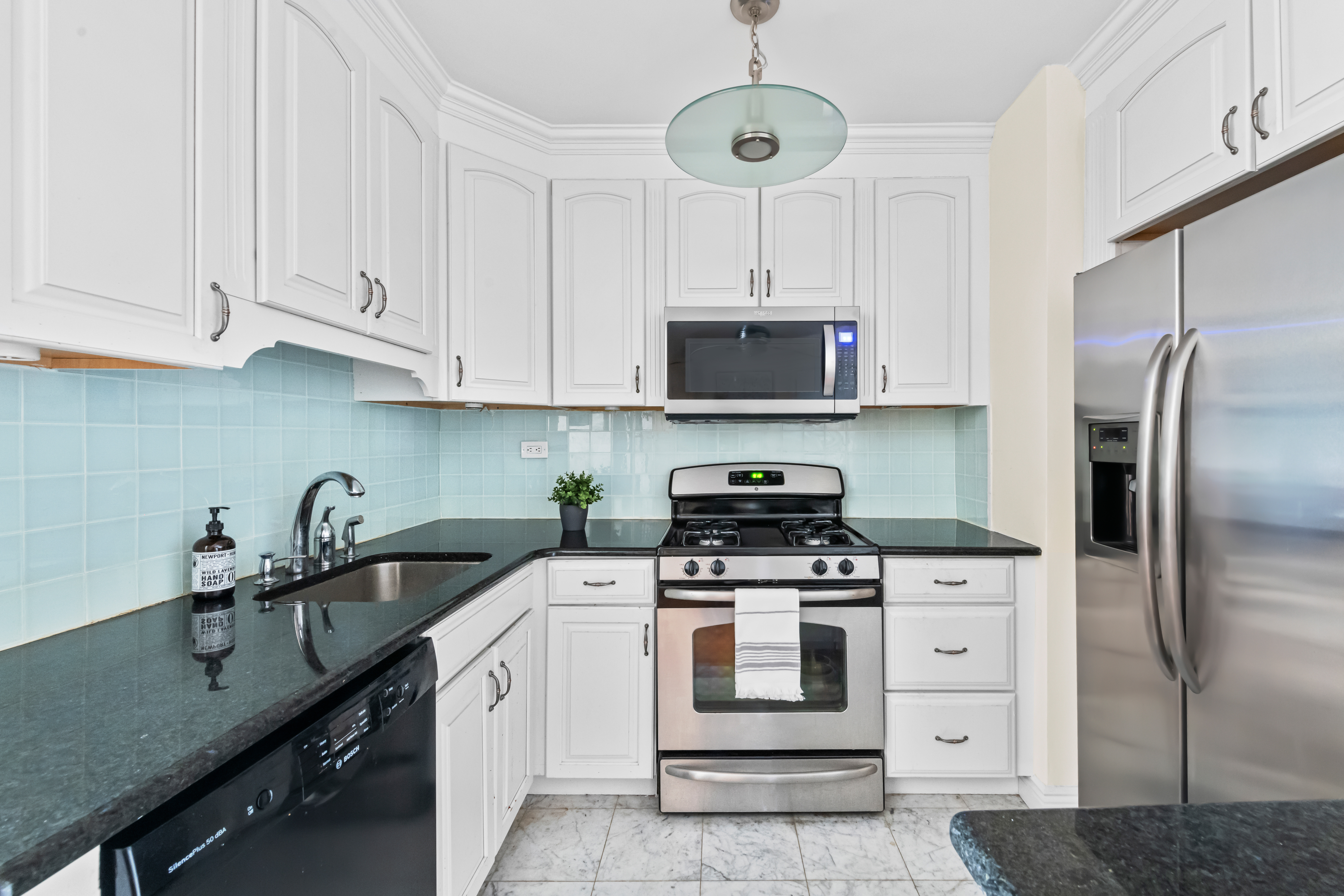 2621 Palisade Avenue, Unit 3G Bronx, NY 10463 - Photo 3 of 11 Gallery Image 3