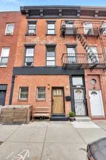 $2,000,000 | 10 Carroll Street | Columbia Street Waterfront