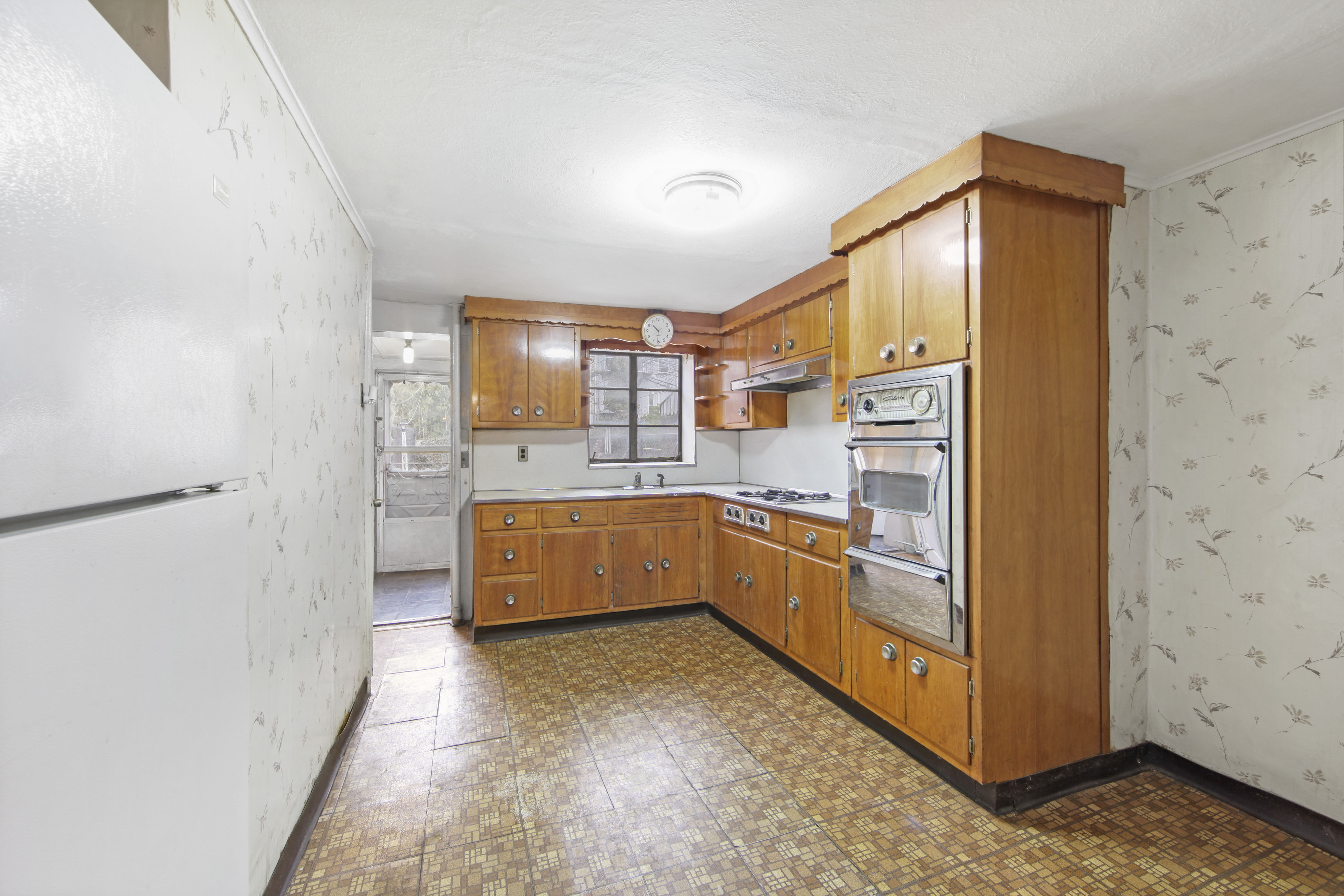 19 2nd Street Brooklyn, NY 11231 - Photo 2 of 8