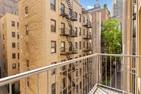 $1,225,000 | 8 West 65th Street, Unit 4B | Upper West Side
