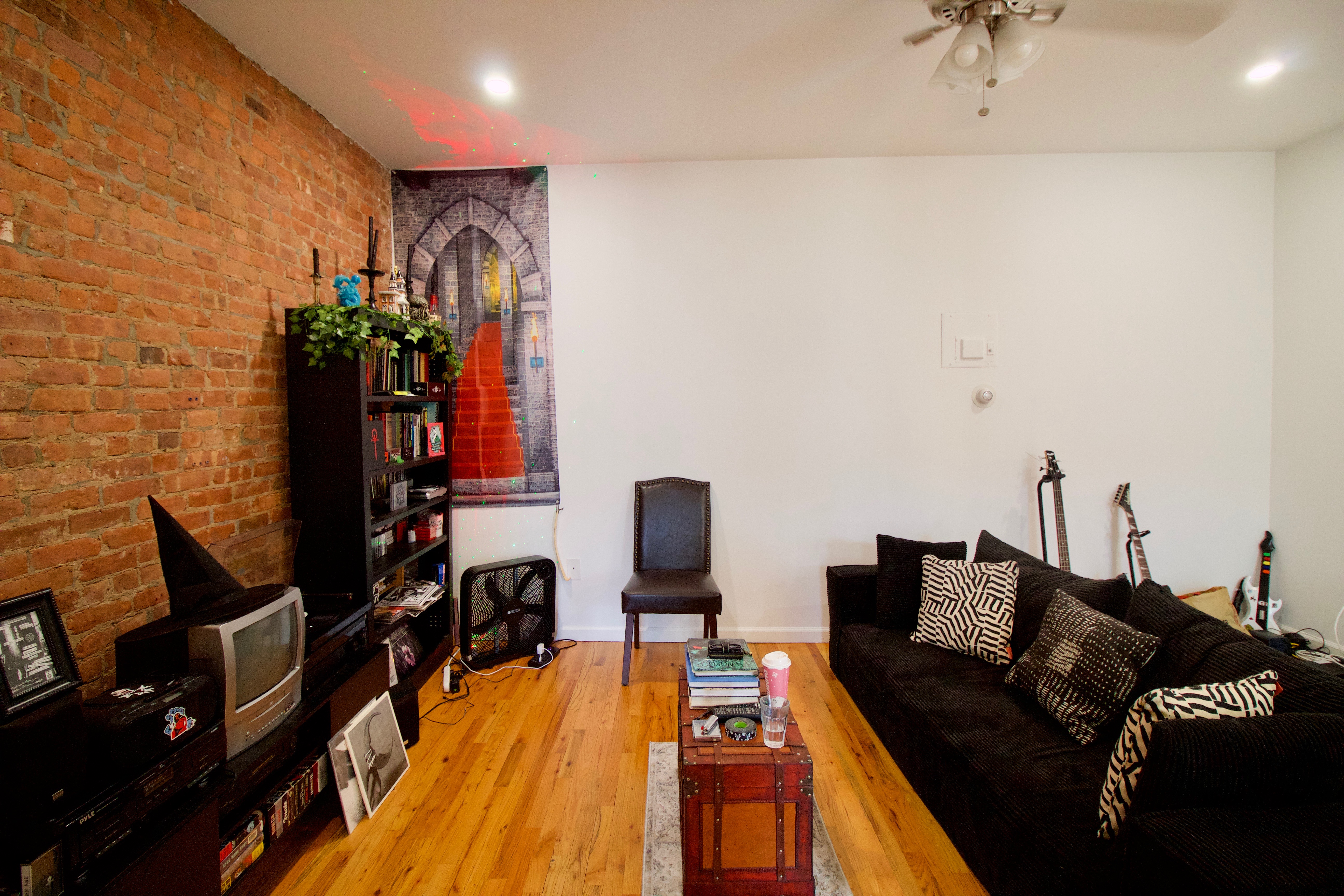 134 Union Street, Unit 2R Brooklyn, NY 11231 - Photo 33 of 37 a living room with furniture