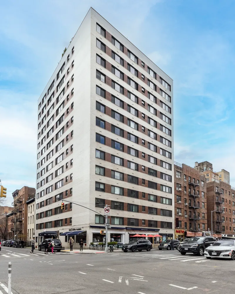 $435,000 | 201 West 21st Street, Unit 7D | Chelsea