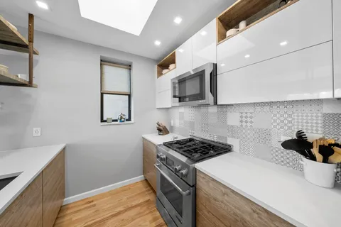 $1,195,000 | 5 West 127th Street, Unit PHB | Central Harlem