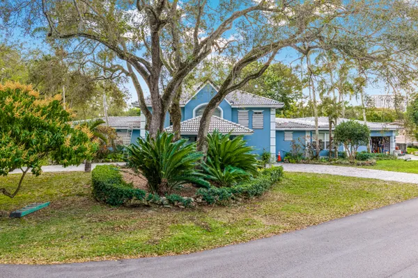 $2,250,000 | 9200 Southwest 70th Avenue, Pinecrest, FL 33156