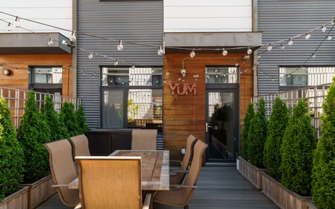 $1,199,999 | 227 West George Street, Philadelphia, PA 19123