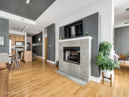 $250,000 | 212 West Washington Street, Unit 812, Chicago, IL 60606