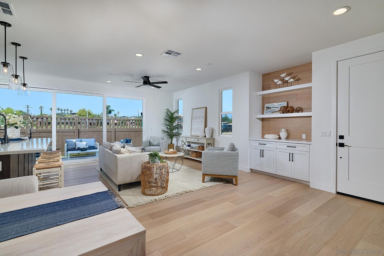 561 North Vulcan Avenue Encinitas, CA 92024 - Photo 6 of 35