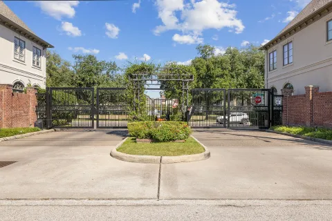 $615,000 | 6310 Hermann Lake Drive, Houston, TX 77021