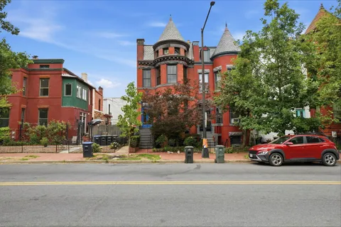 $1,875,000 | 210 8th Street Southeast, Washington, DC 20003