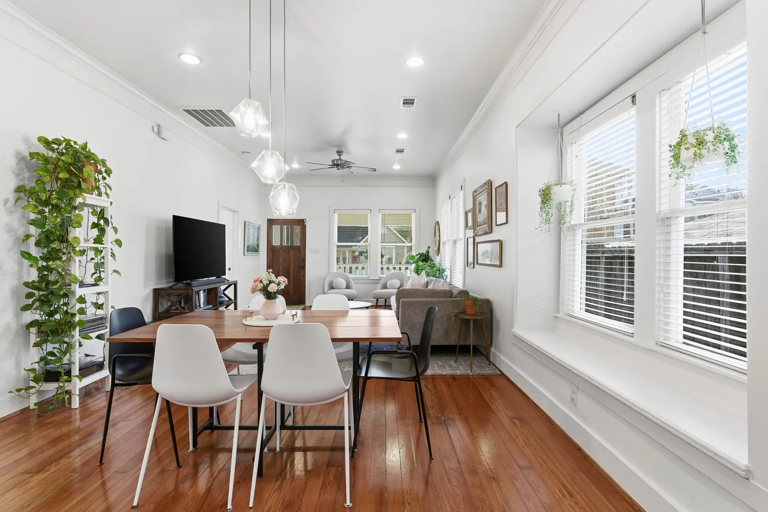 $635,000 | 727 East 25th Street, Houston, TX 77008