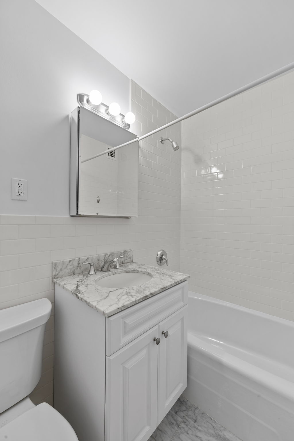 180 West End Avenue, Unit 6P Manhattan, NY 10023 - Photo 9 of 15 Gallery Image 9