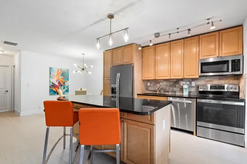 $389,000 | 2881 Northeast 32nd Street, Unit 220, Fort Lauderdale, FL 33306