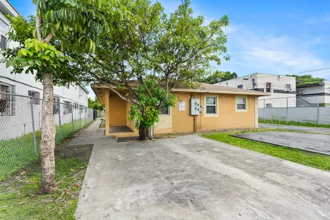 $750,000 | 812 Northwest 70th Street, Miami, FL 33150