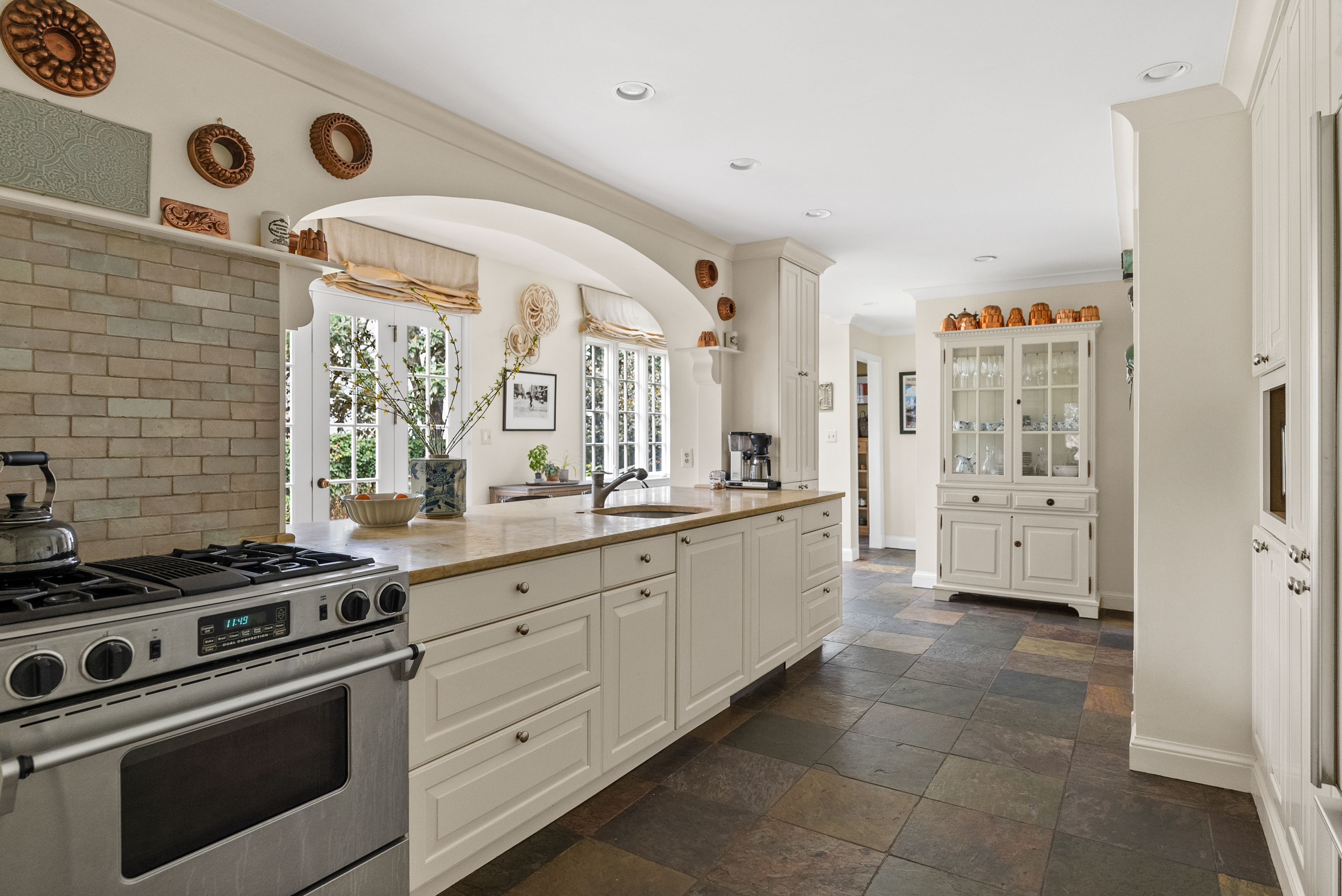 5202 Portsmouth Road Bethesda, MD 20816 - Photo 6 of 43