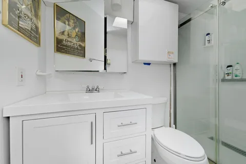 $400,000 | 20 Bristol Street, Huntington, NY 11743