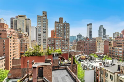 $999,999 | 45 Park Avenue, Unit 1005 | Murray Hill
