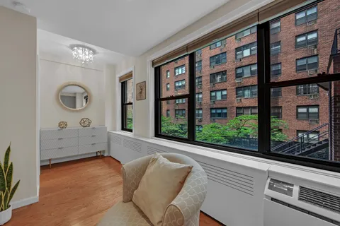 $435,000 | 2 Tudor City Place, Unit 1NS | Murray Hill