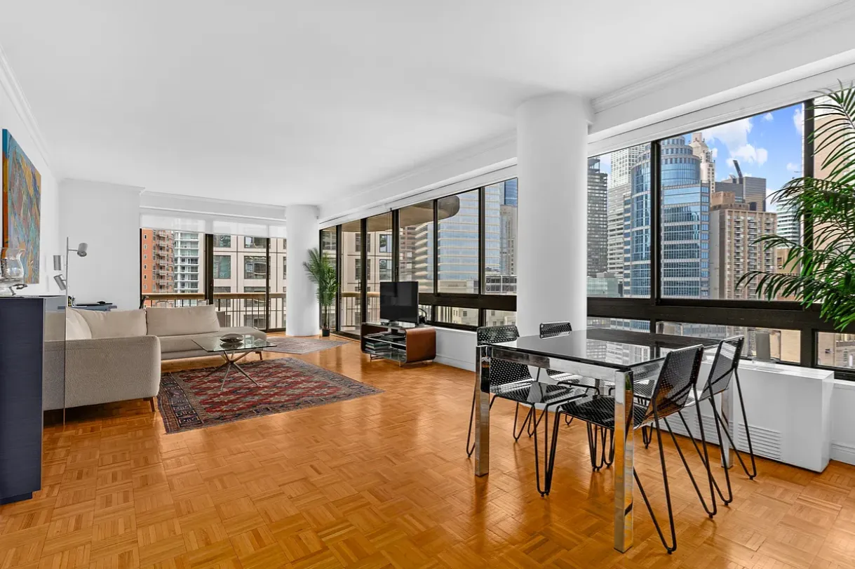 $1,650,000 | 167 East 61st Street, Unit 21B | Lenox Hill
