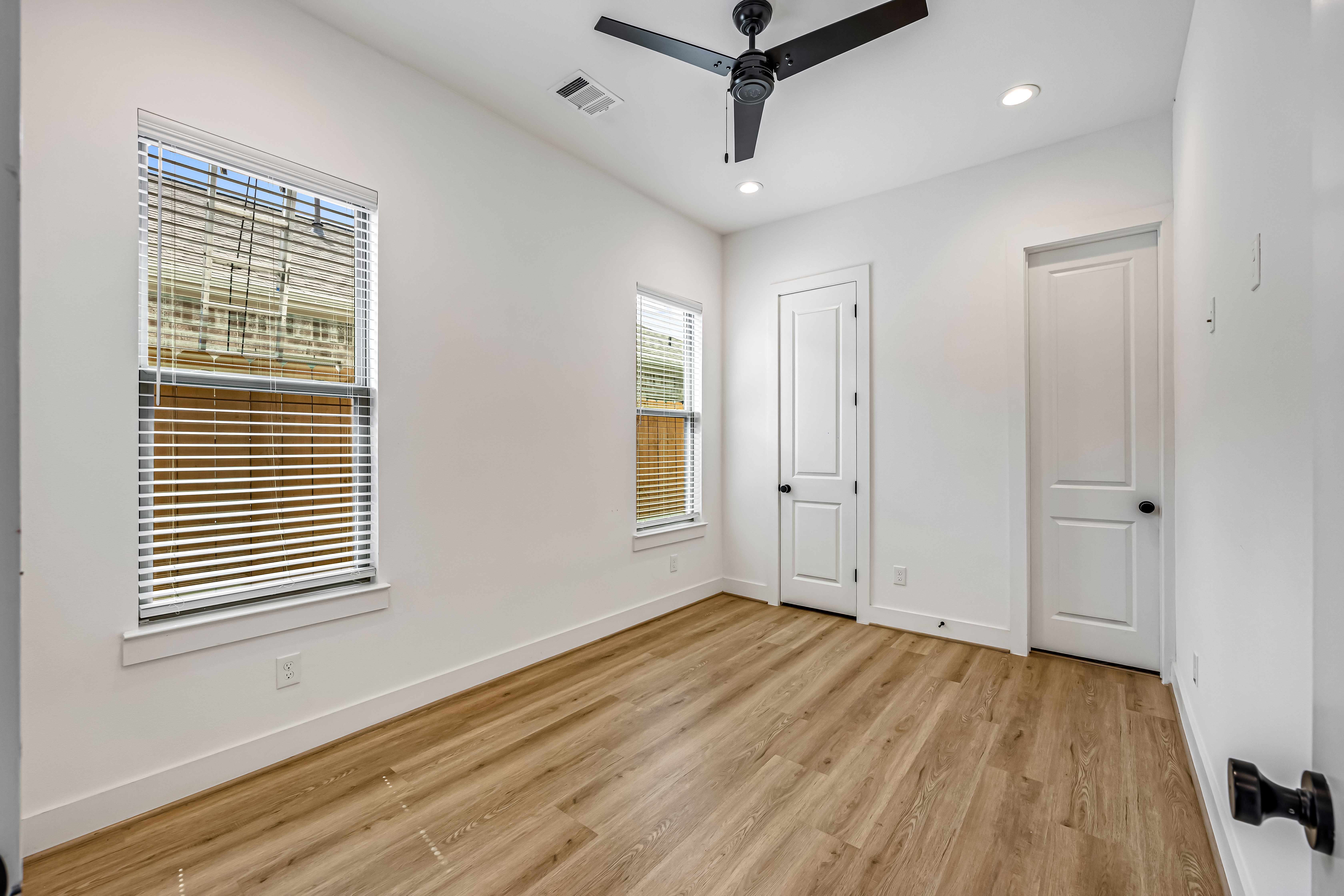 1508 Ryon Street, Unit B Houston, TX 77009 - Photo 4 of 31