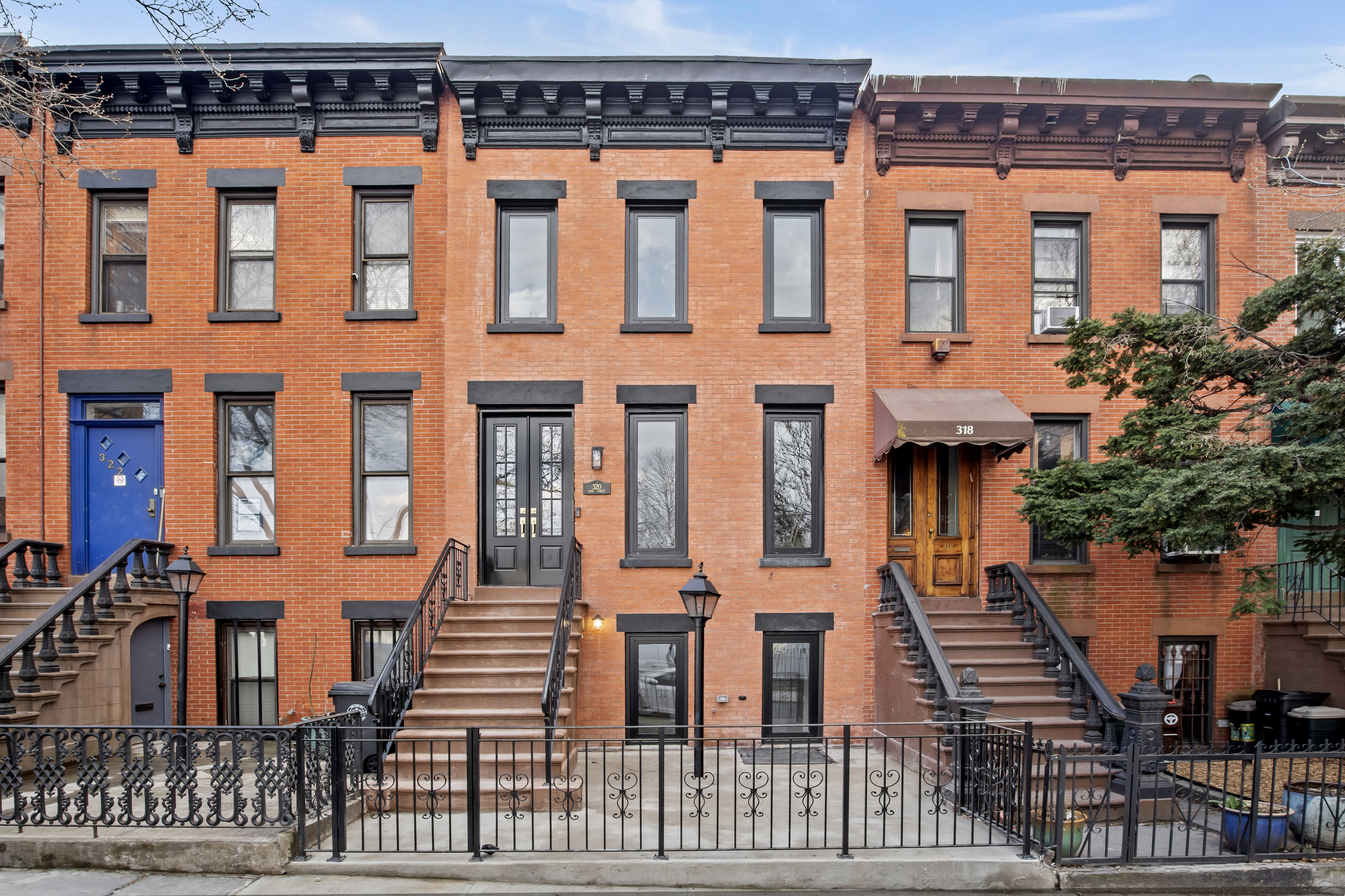 320 10th Street Brooklyn, NY 11215 - Photo 22 of 27 front view of a building