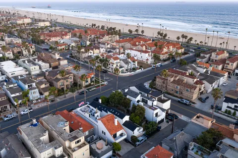 $4,498,000 | 207 21st Street, Huntington Beach, CA 92648