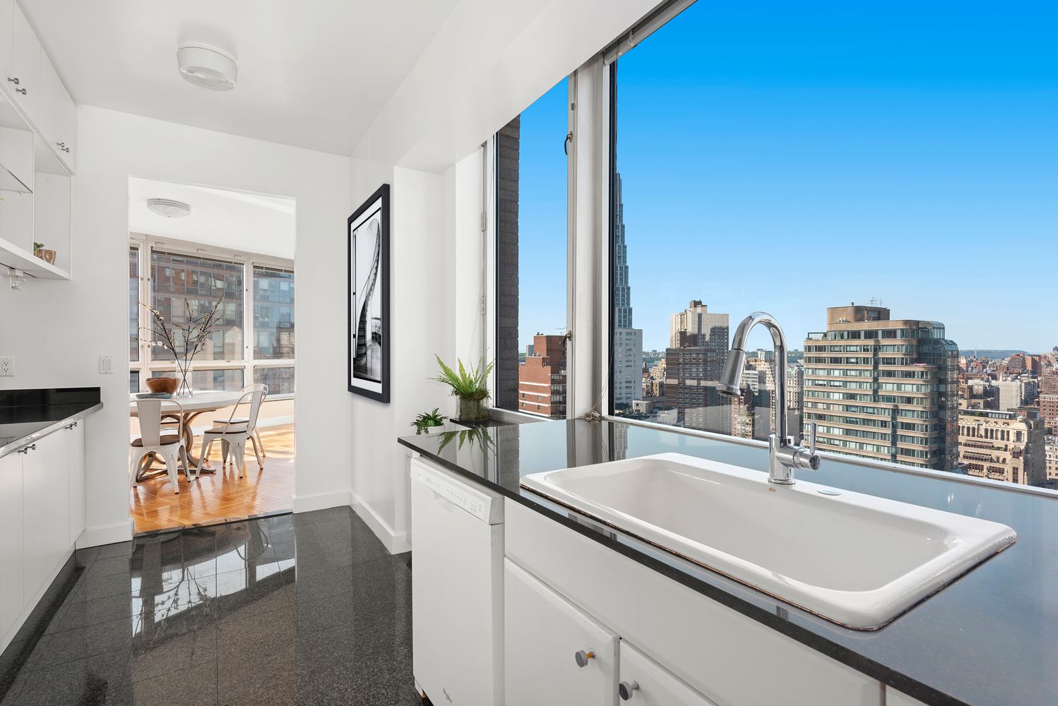 $2,850,000 | 150 Columbus Avenue, Unit 27A | Upper West Side
