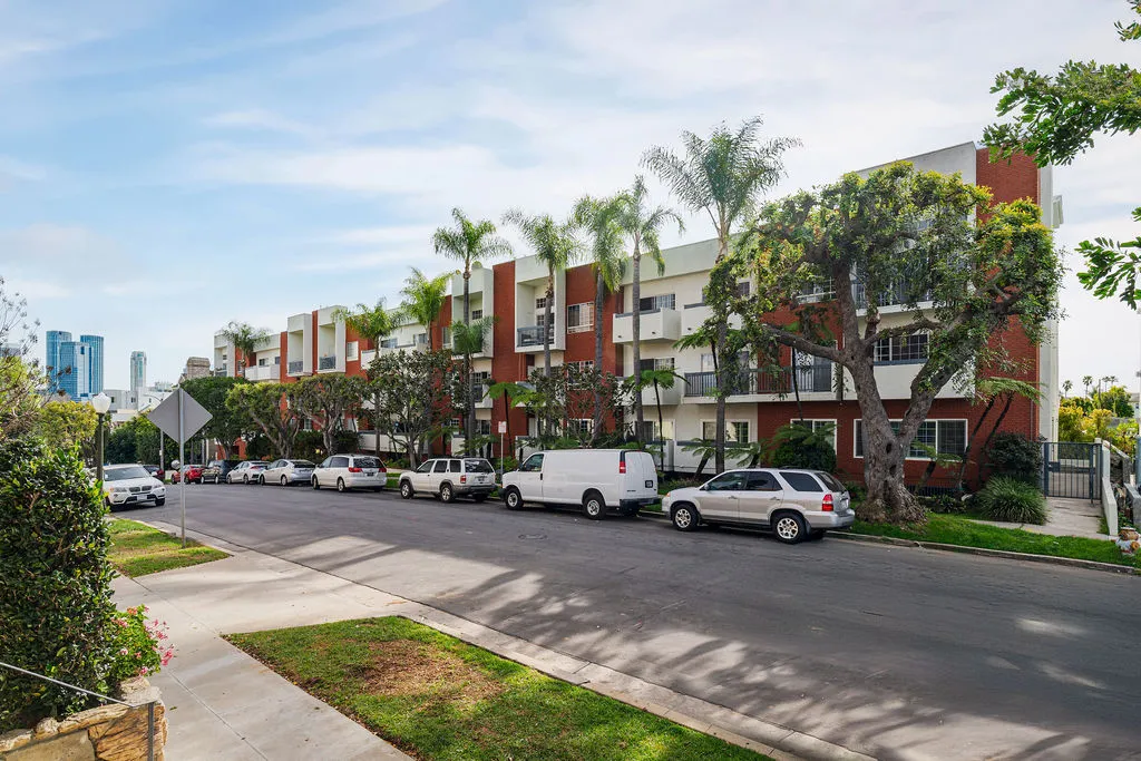 $1,079,000 | 10654 Kinnard Avenue, Unit 302, Los Angeles, CA 90024