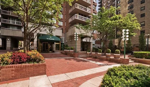 $1,650,000 | 235 East 40th Street, Unit 40A | Murray Hill