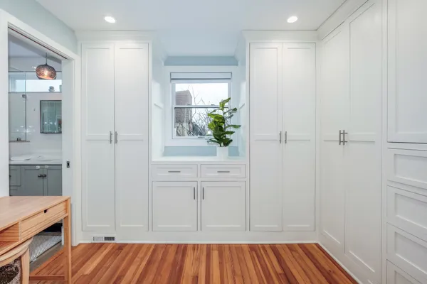 $1,300,000 | 935 15th Street Southeast, Washington, DC 20003