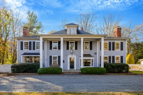 $2,450,000 | 1120 Balls Hill Road, McLean, VA 22101