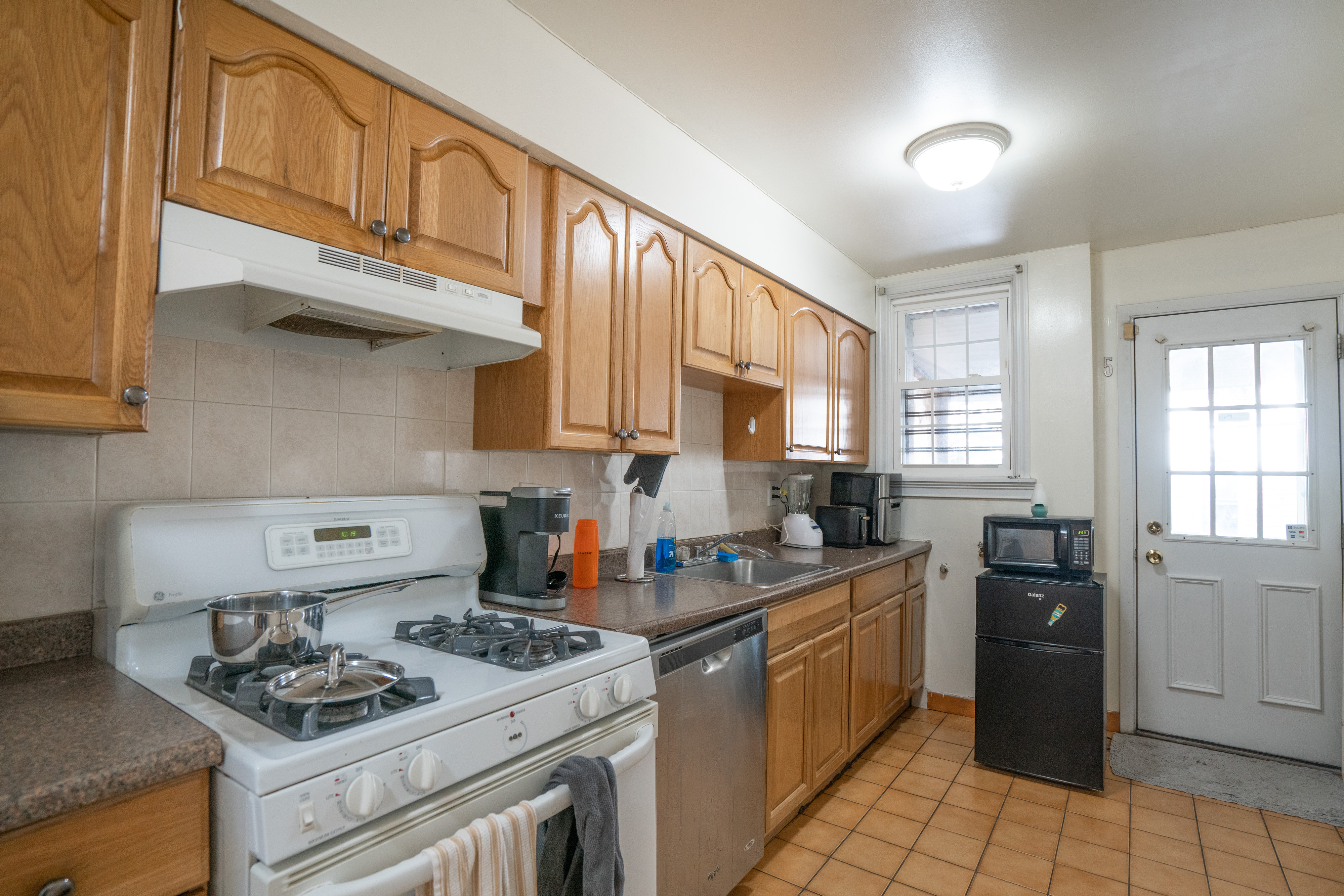 2421 Lorillard Place Bronx, NY 10458 - Photo 3 of 20