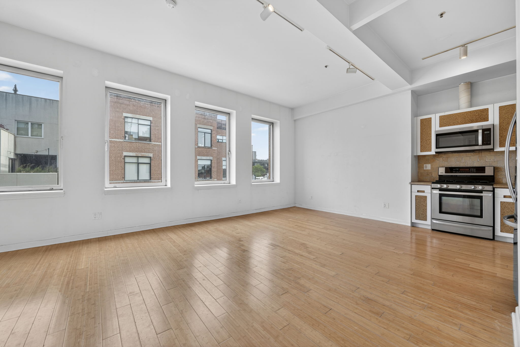148 North 10th Street, Unit 5C Brooklyn, NY 11249 - Photo 2 of 12 Gallery Image 2