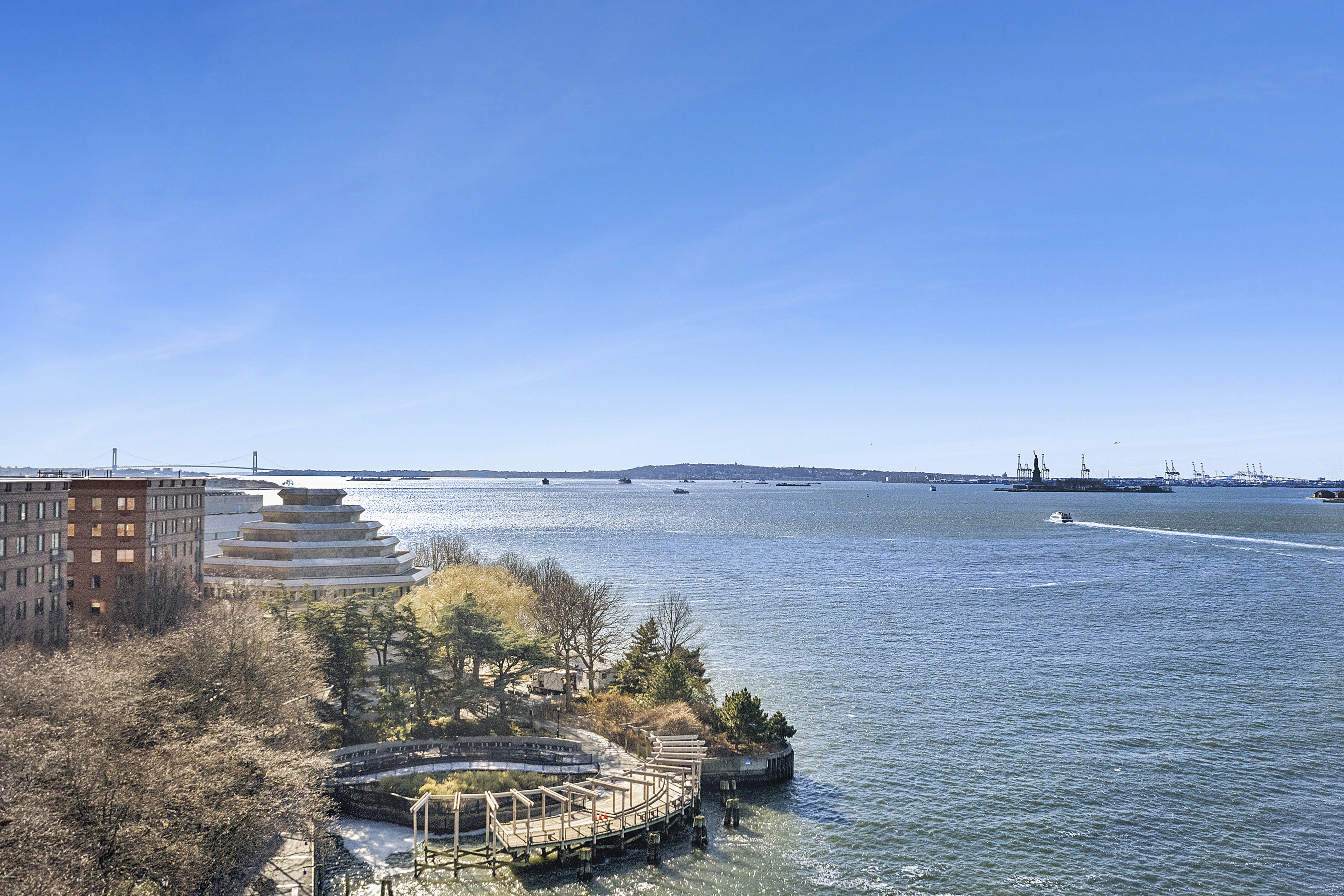 21 South End Avenue, Unit 528 Manhattan, NY 10280 - Photo 7 of 9