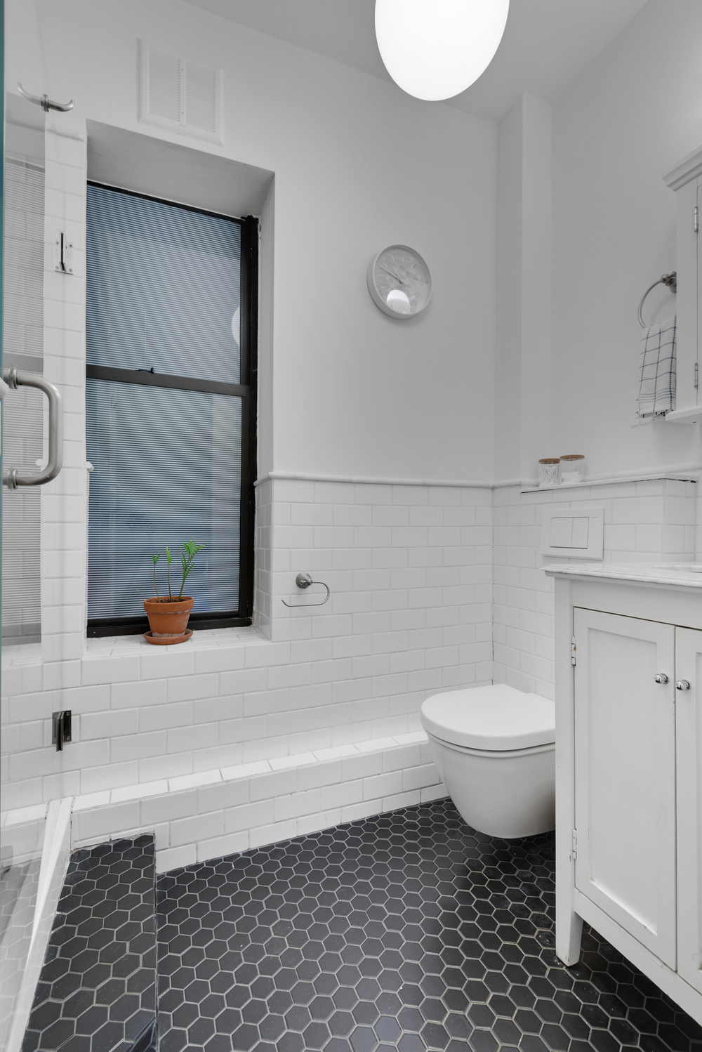 204 East 7th Street, Unit 6 Manhattan, NY 10009 - Photo 3 of 6 Gallery Image 3