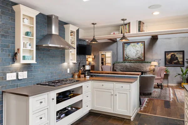 $1,195,000 | 21 Holly Lane, Wilmington, DE 19807