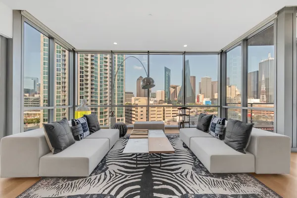$825,000 | 2200 Victory Avenue, Dallas, TX 75202